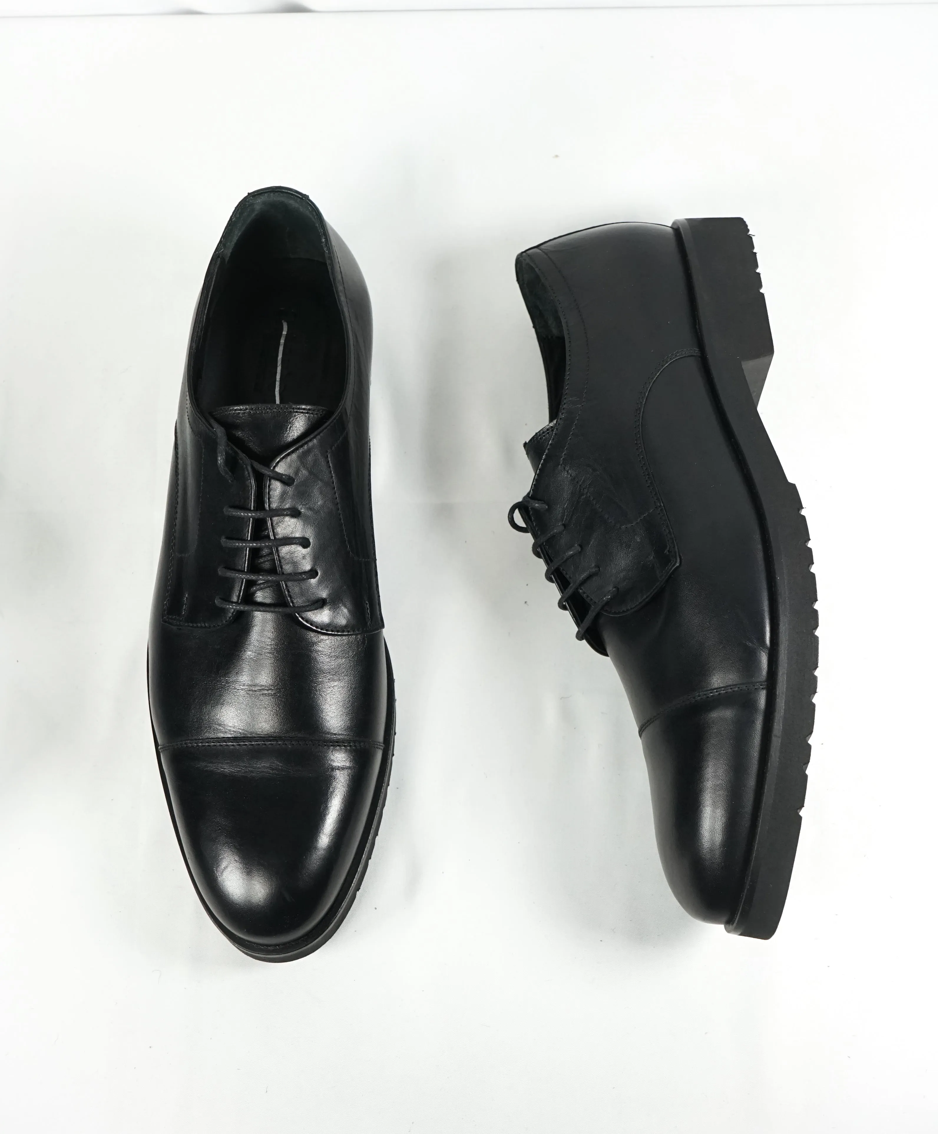 A. TESTONI - Cap Toe Derby Oxfords In Black With Ultra Light Sole - 12.5