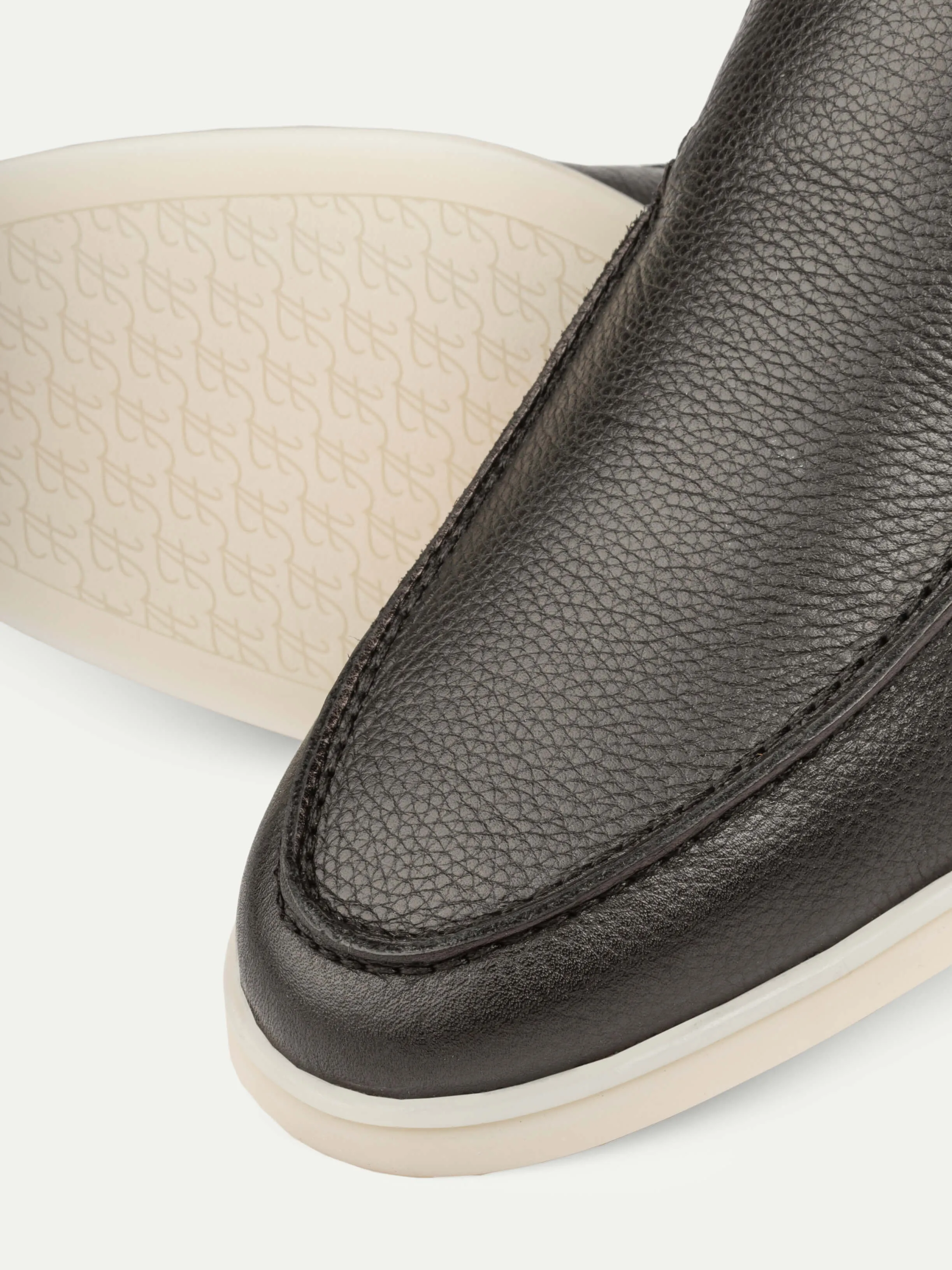 Black Grain City Loafer