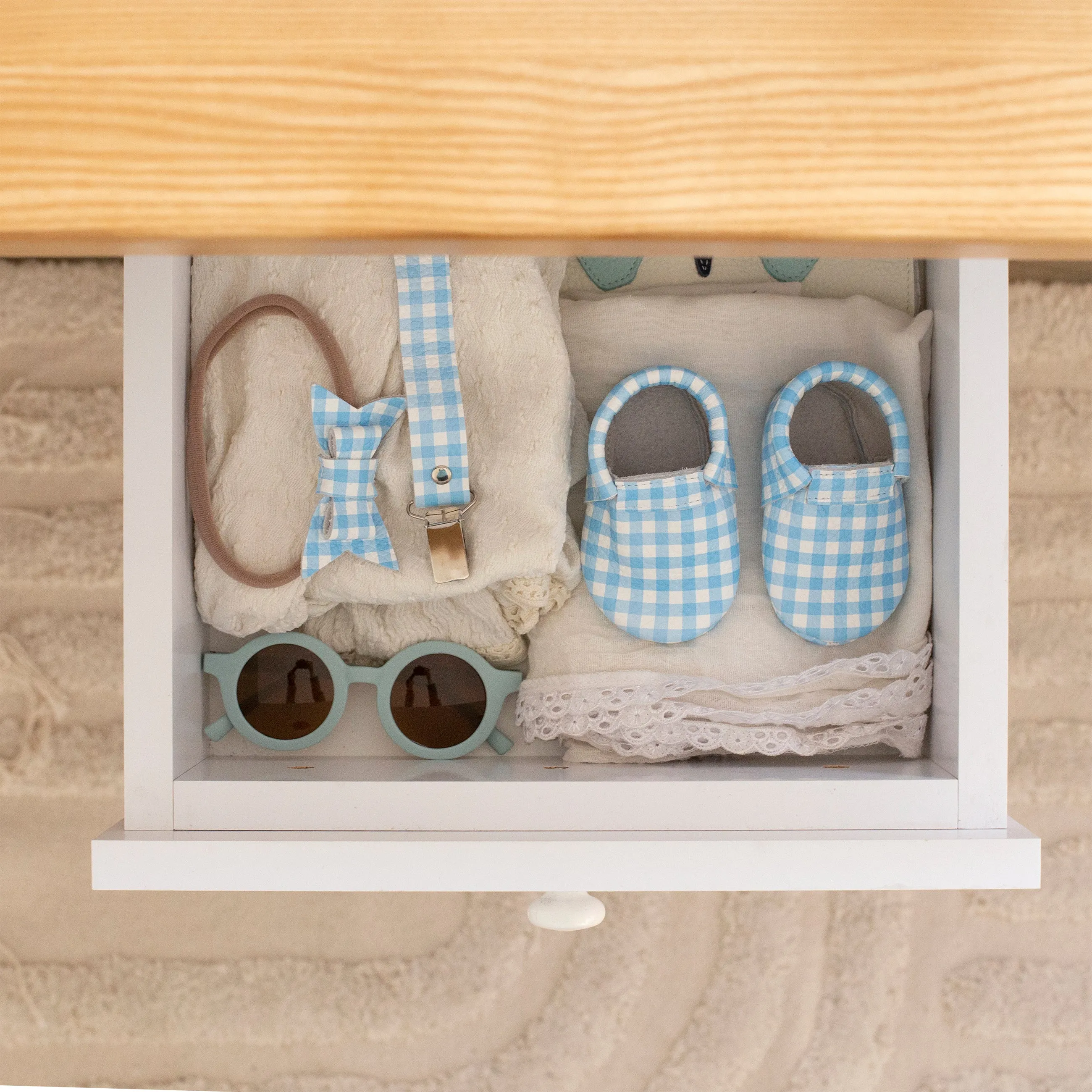 Gingham child shoes, checked pattern, newborn moccasins