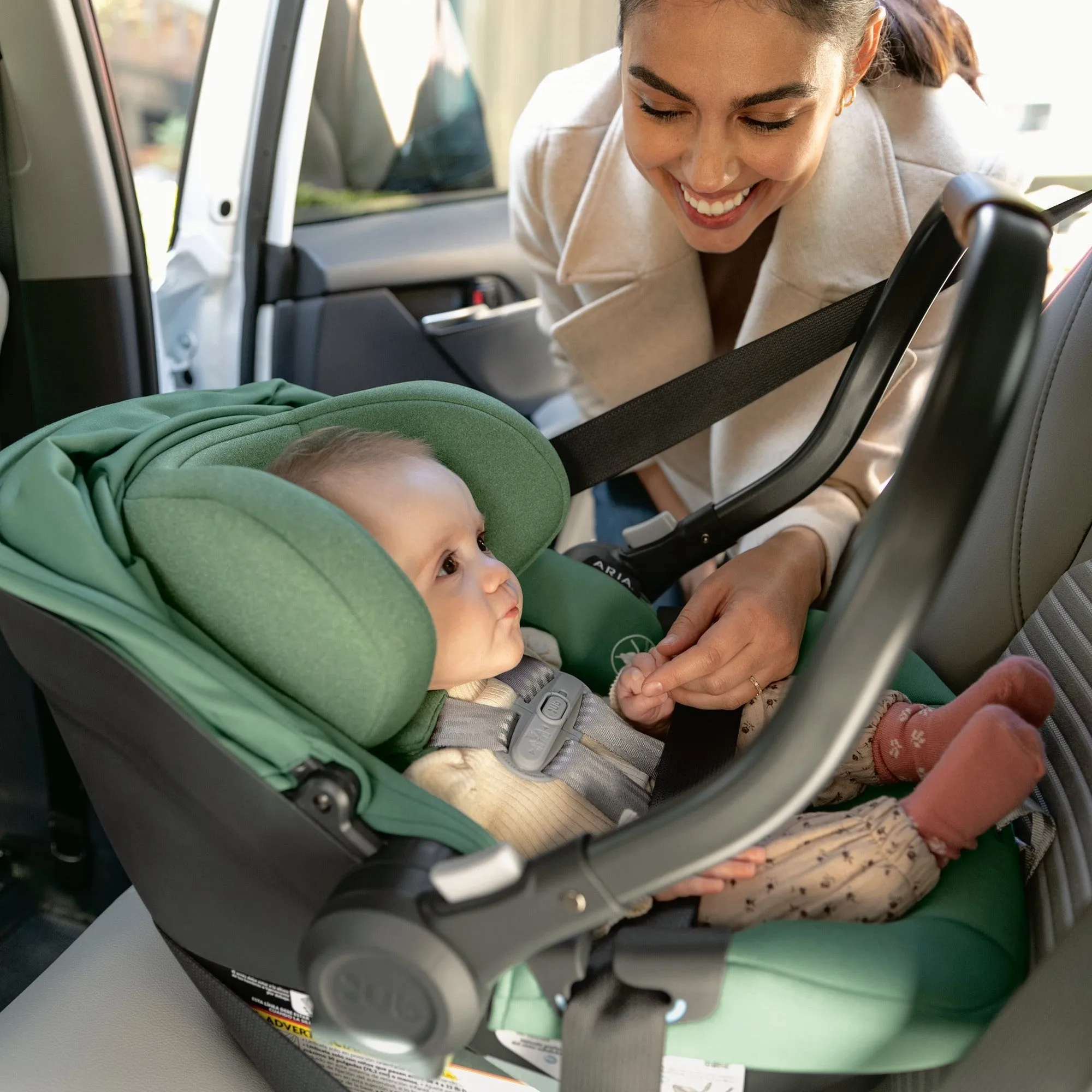 UPPAbaby Aria Lightweight Infant Car Seat   Base