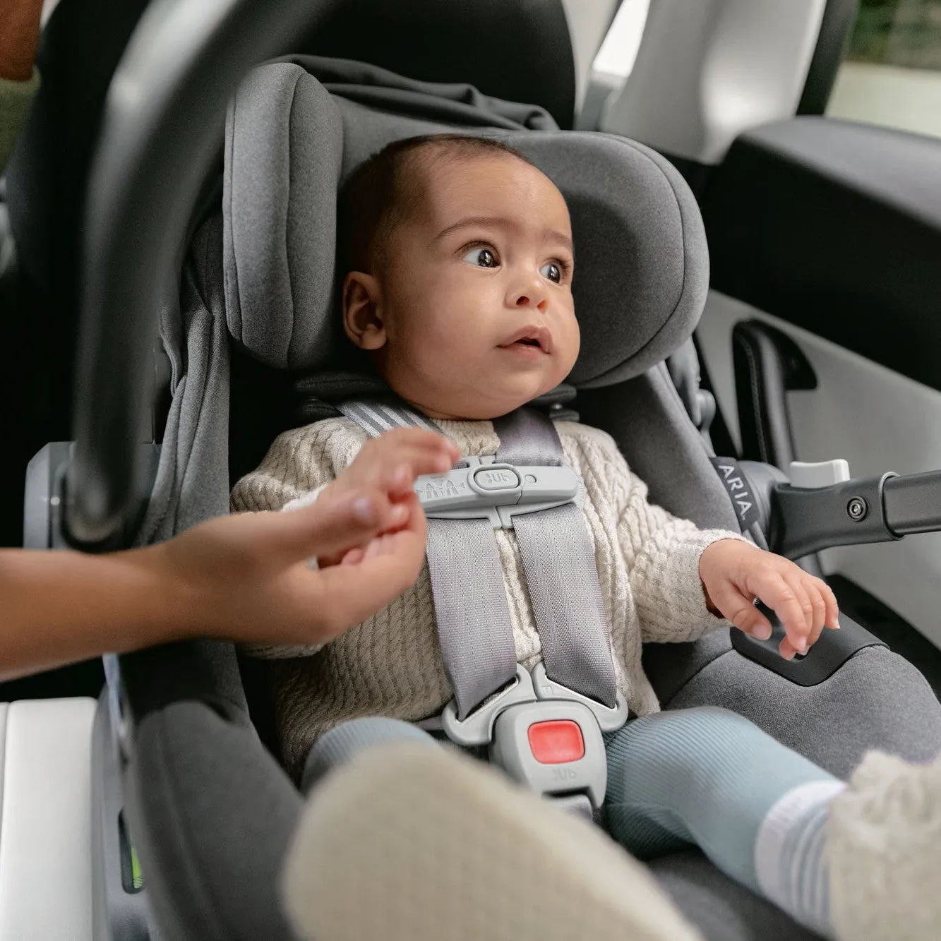 UPPAbaby Aria Lightweight Infant Car Seat   Base