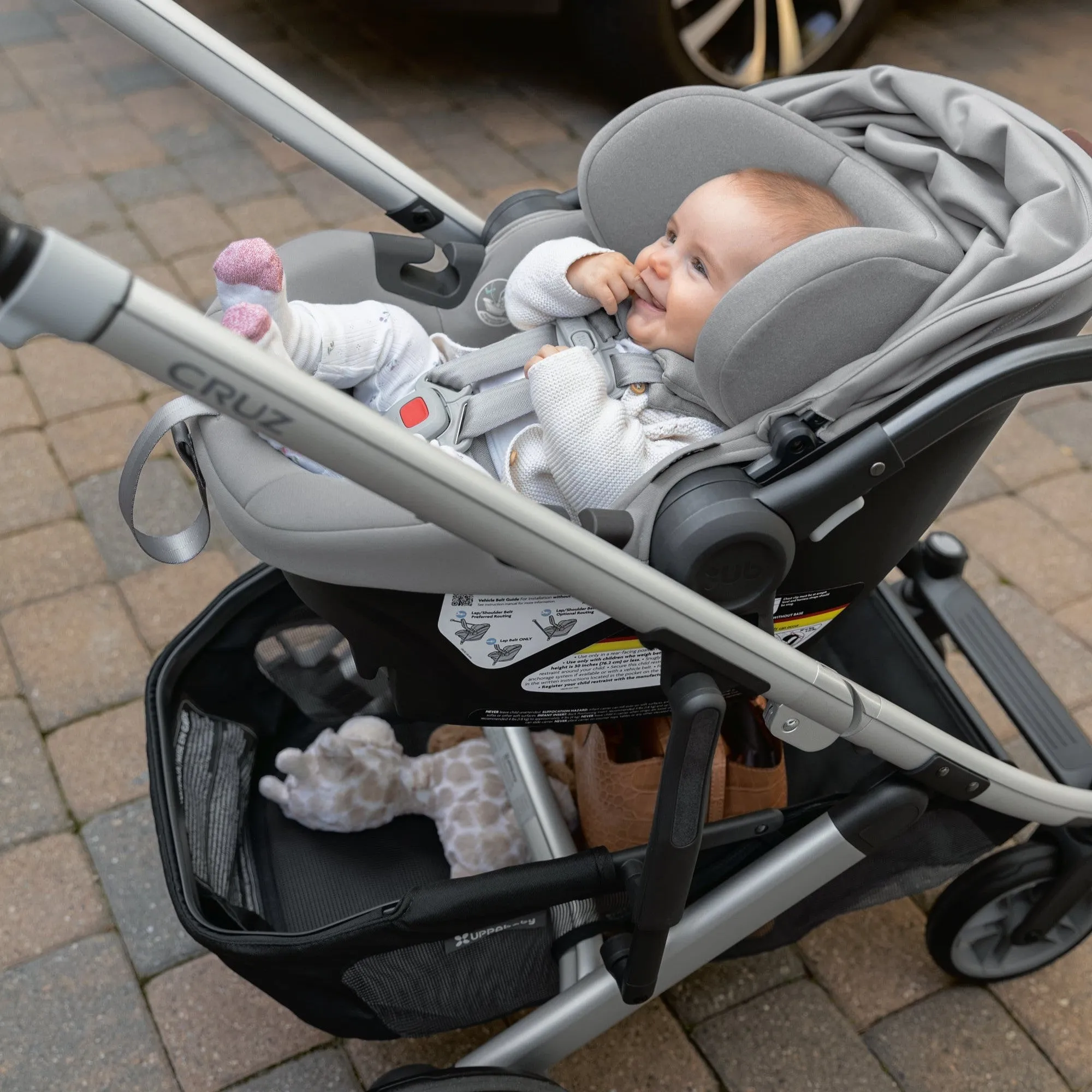 UPPAbaby Aria Lightweight Infant Car Seat   Base