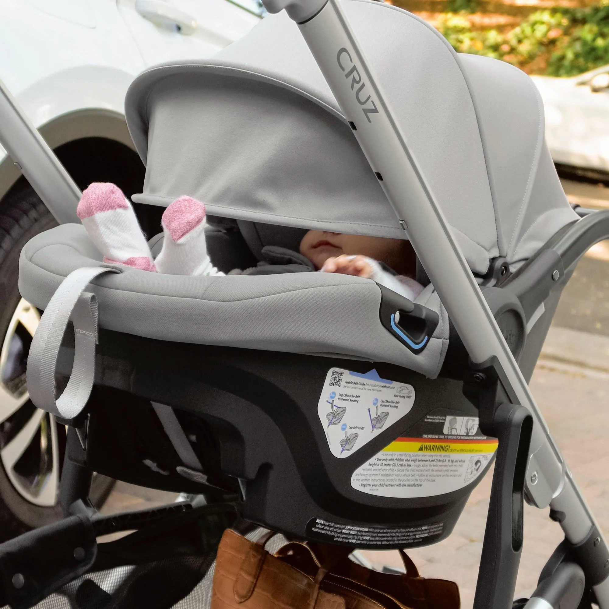 UPPAbaby Aria Lightweight Infant Car Seat   Base