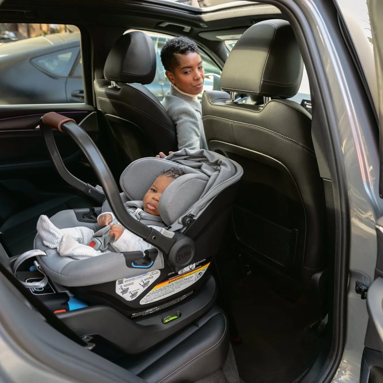 UPPAbaby Aria Lightweight Infant Car Seat   Base