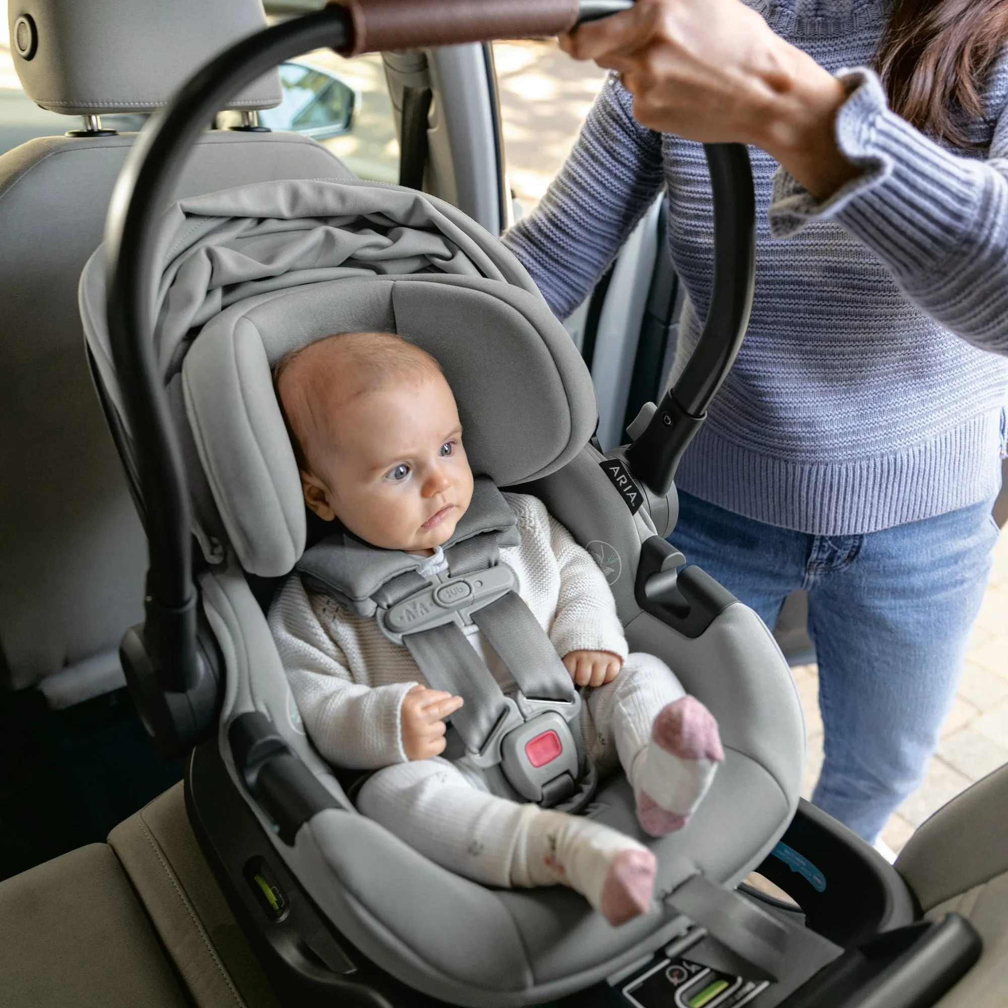 UPPAbaby Aria Lightweight Infant Car Seat   Base