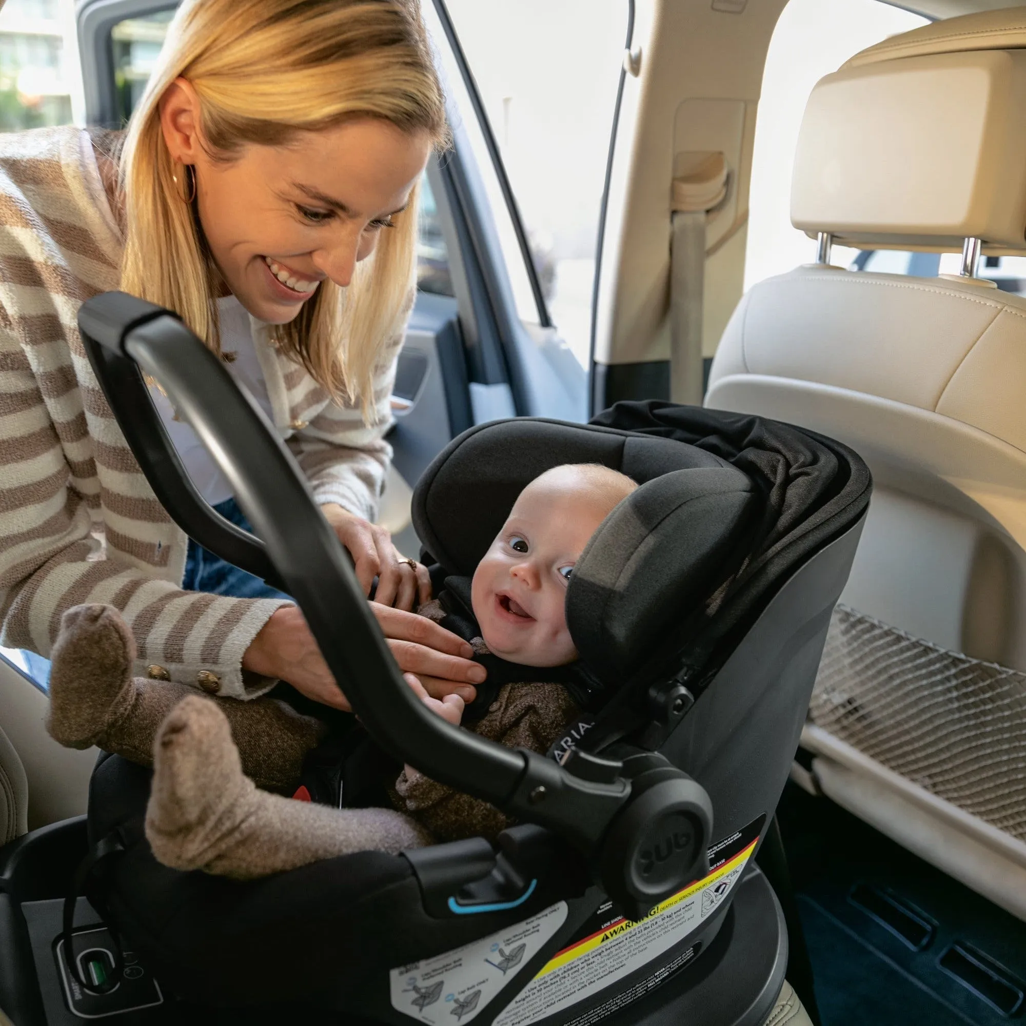 UPPAbaby Aria Lightweight Infant Car Seat   Base